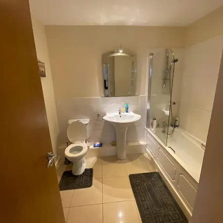 Quarto em Acomodações Particulares Dorm 5-6 People Shared Bathroom Outside *