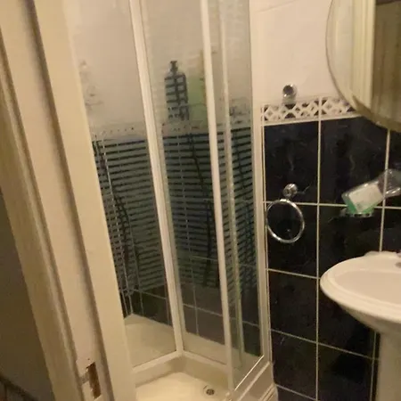 Dorm 5-6 People Shared Bathroom Outside Séjour chez l'habitant